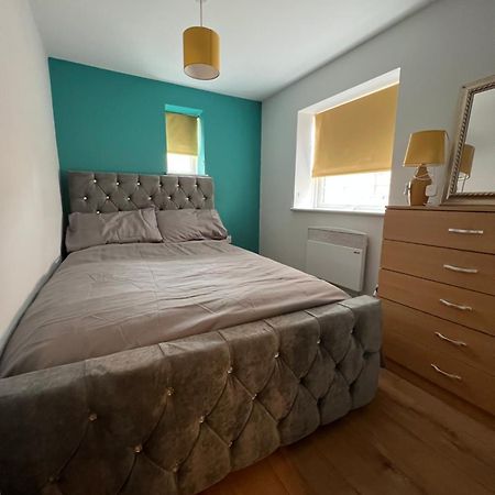 Cairo Street Apartment Warrington Bagian luar foto