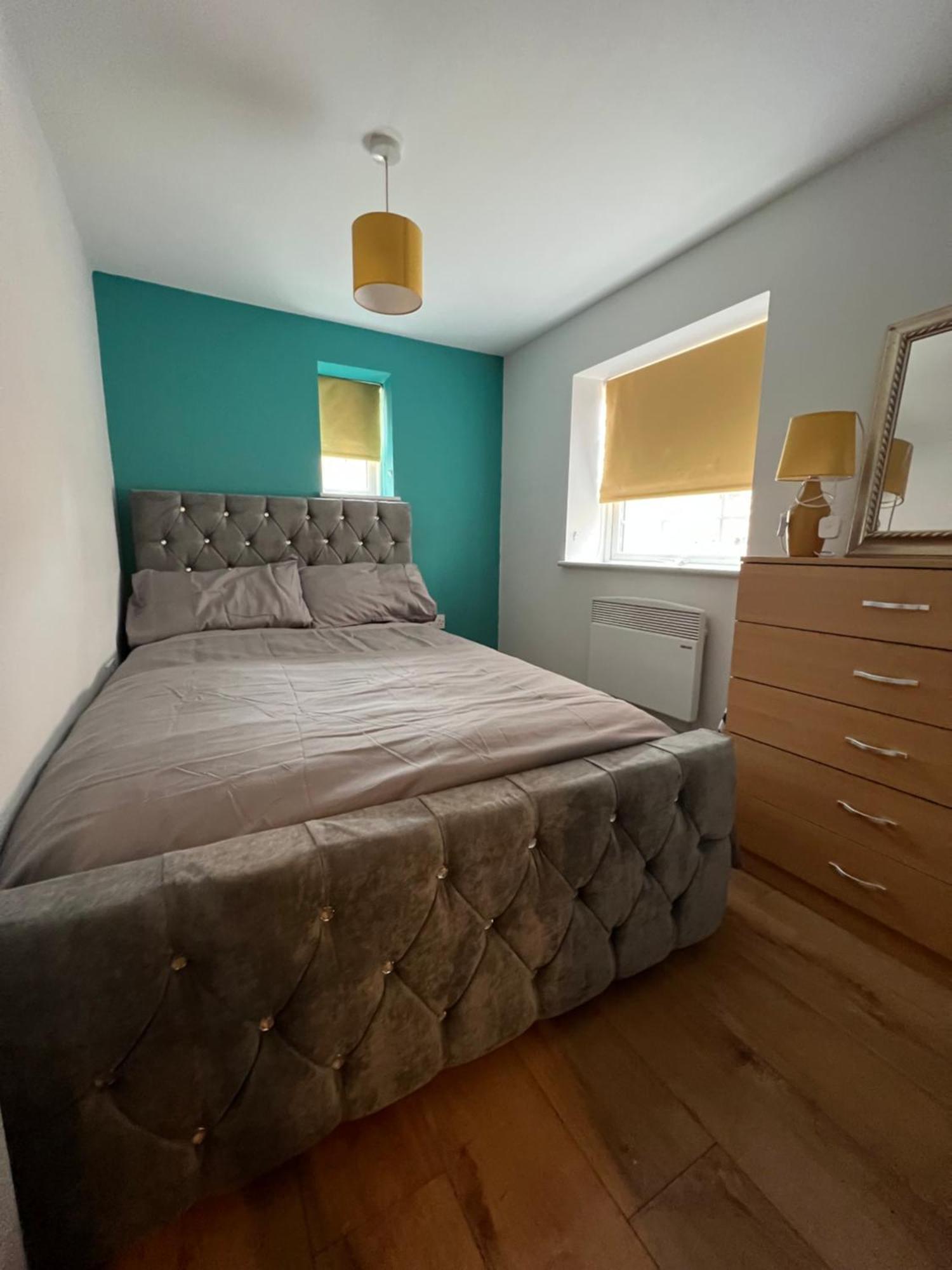 Cairo Street Apartment Warrington Bagian luar foto