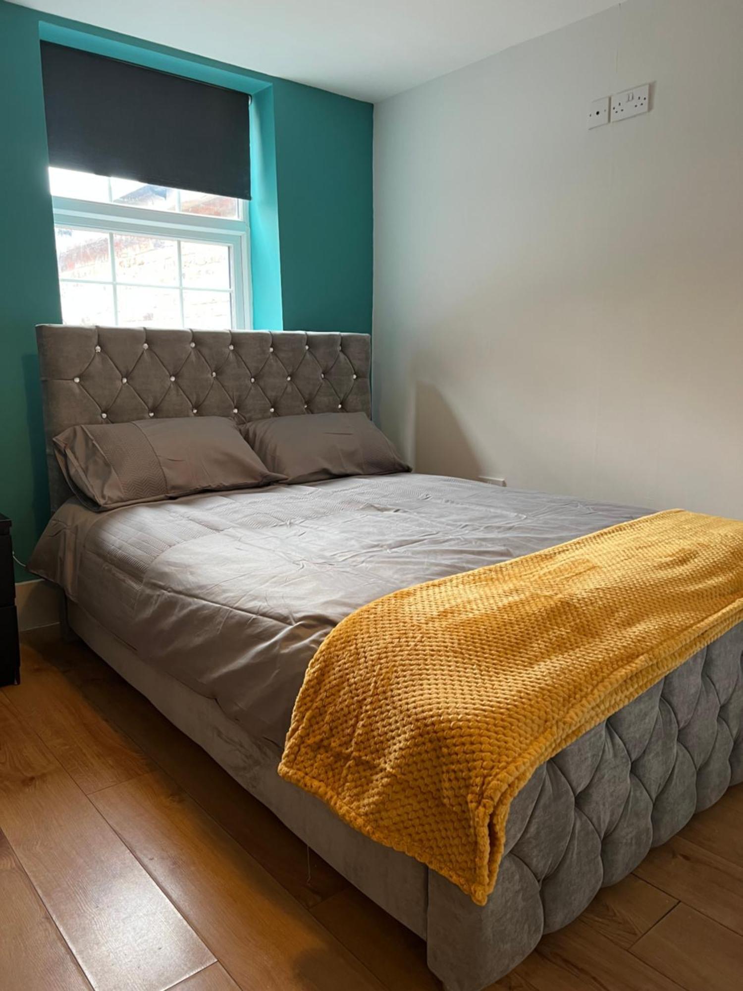 Cairo Street Apartment Warrington Bagian luar foto